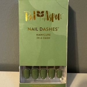 Red Aspen Nails - Olive a Good Book